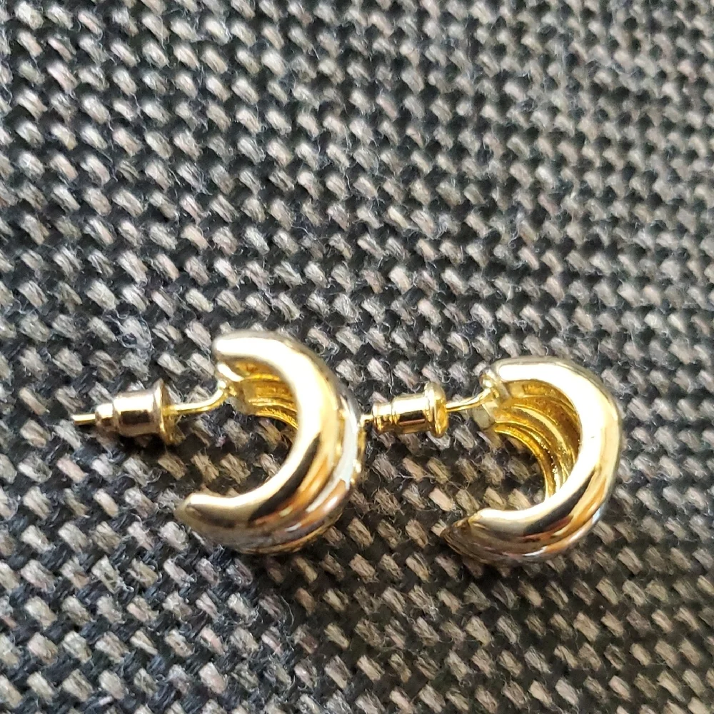 Two Tone Triple Hoop Earrings Gold Silver Mixed Metal Chunky J-Hoops Post Back